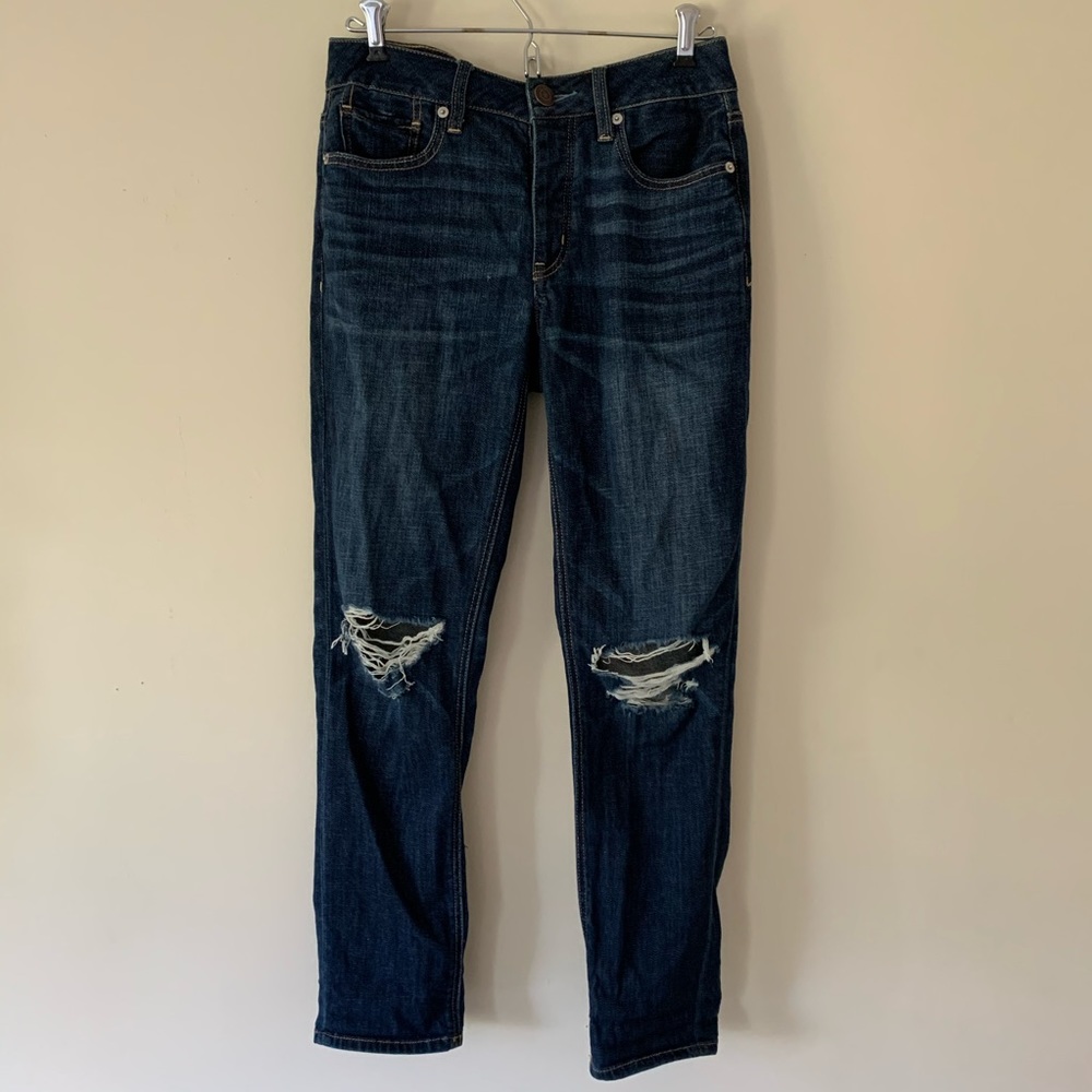 AE Tomgirl ripped jeans